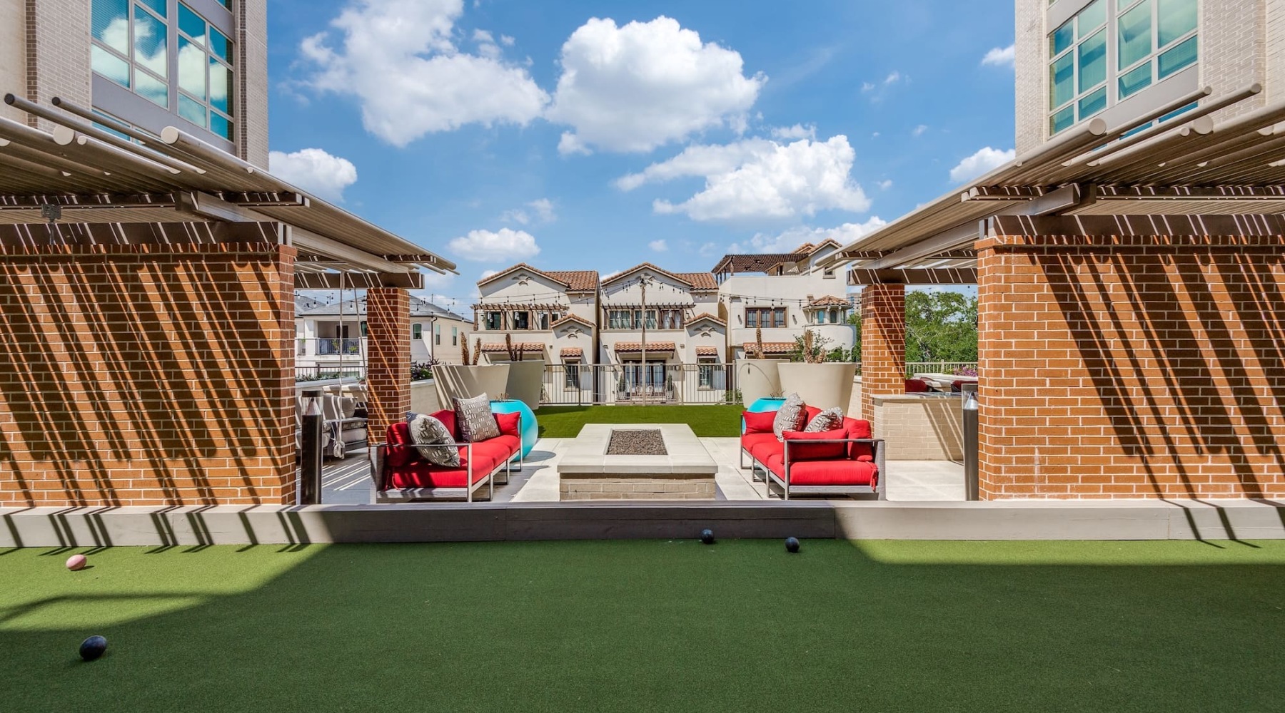 Contemporary & Sophisticated green area outside